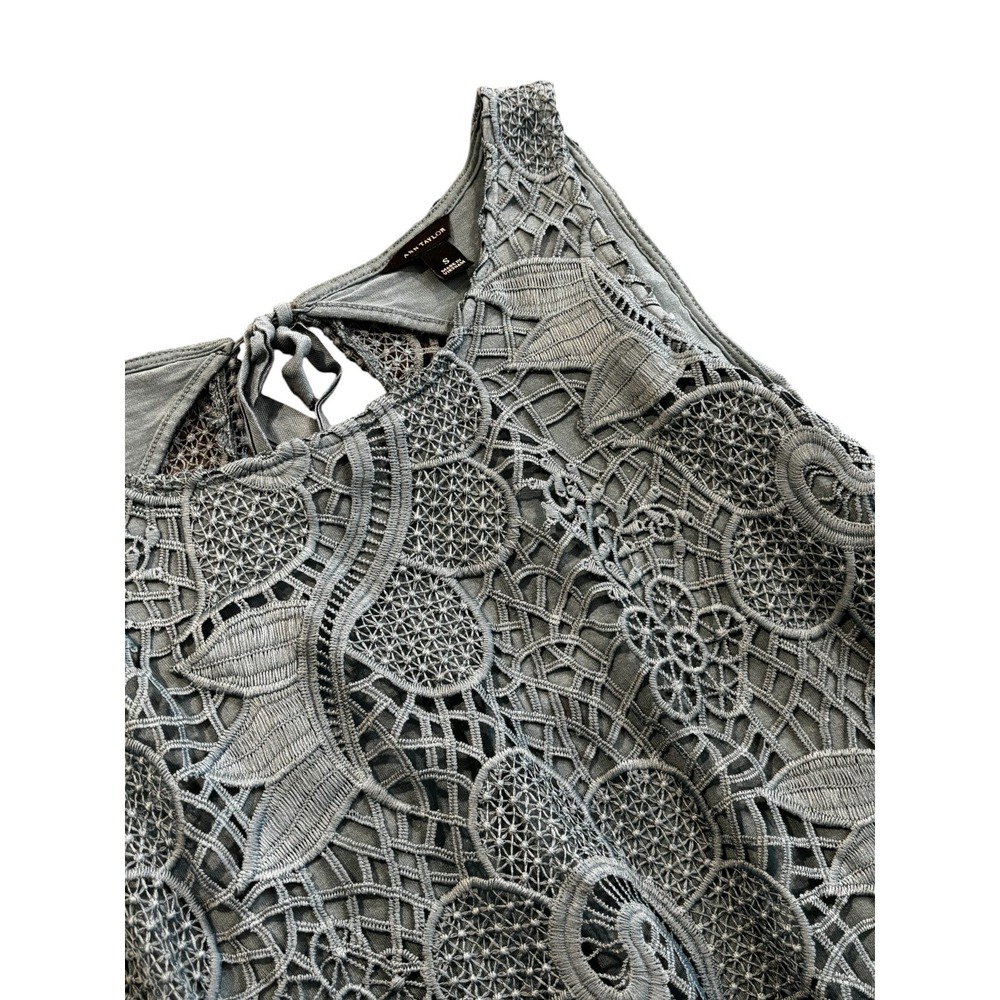 Ann Taylor Blue Lace Sleeveless Tank Top With Key Hole Black‎ Size Small